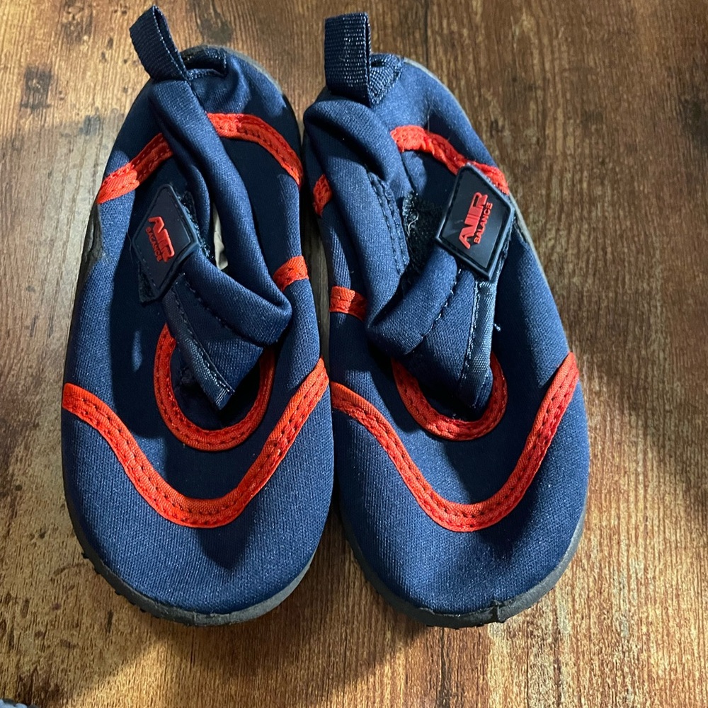 Air Balance Blue and Red Water Shoes kids size 7